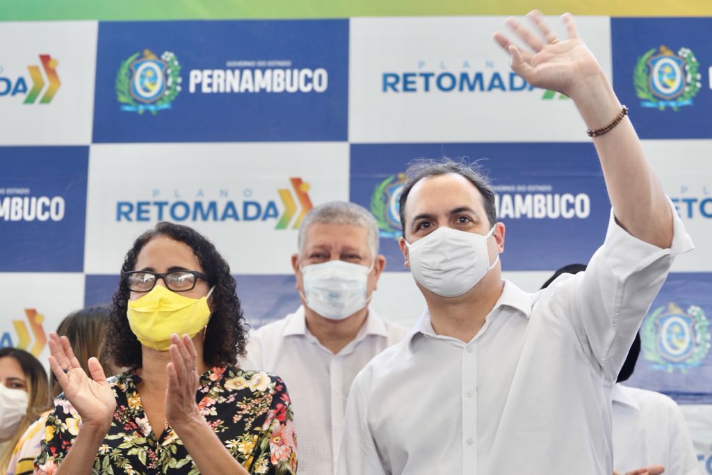 Pernambuco retira obrigatoriedade de máscaras em ambientes fechados