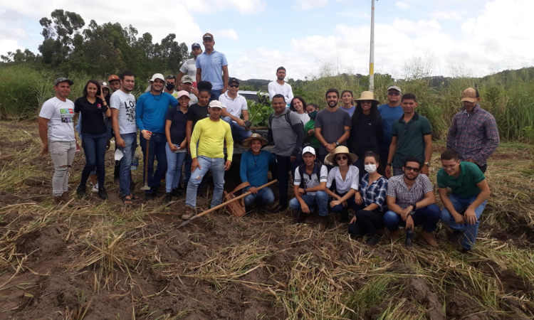 Projeto do IFPE realiza reflorestamento em comunidade rural da Vitória de Santo Antão