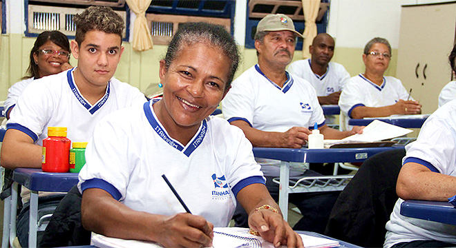 Pernambuco abre mais de 19 mil vagas para Educação de Jovens e Adultos