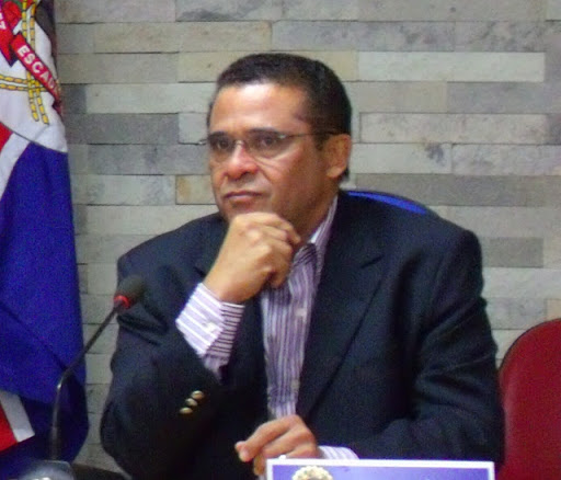 Ex-prefeito de Escada é multado por sonegação de informações