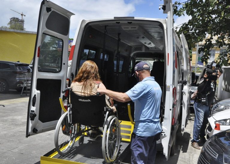 Pernambuco vai garantir transporte gratuito de pessoas com deficiência até locais de votação