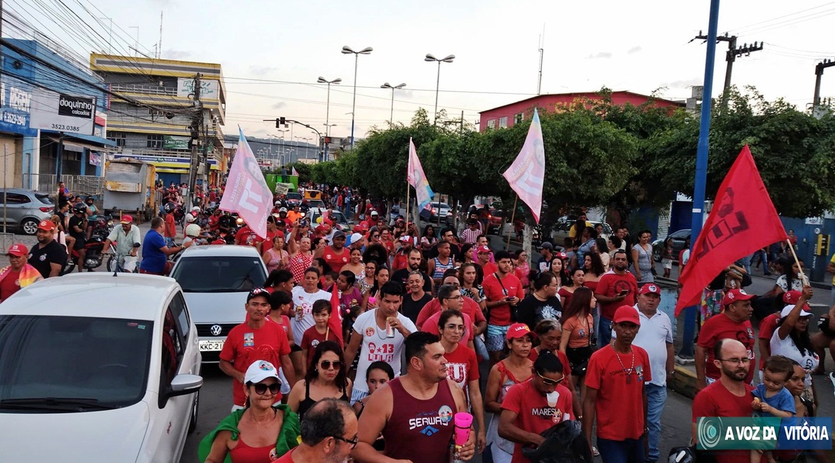 Caminhada em Vitória de Santo Antão abraçou a defesa da democracia com Lula Presidente