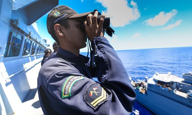Com salário inicial de mais de R$ 10 mil, Marinha abre processo para contratar oficiais temporários