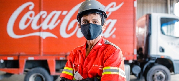 Coca-Cola abre mais de 800 vagas de emprego temporário