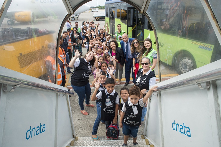 TJPE viabiliza excursão ao Aeroporto para crianças do Cajueiro de Vitória de Santo Antão