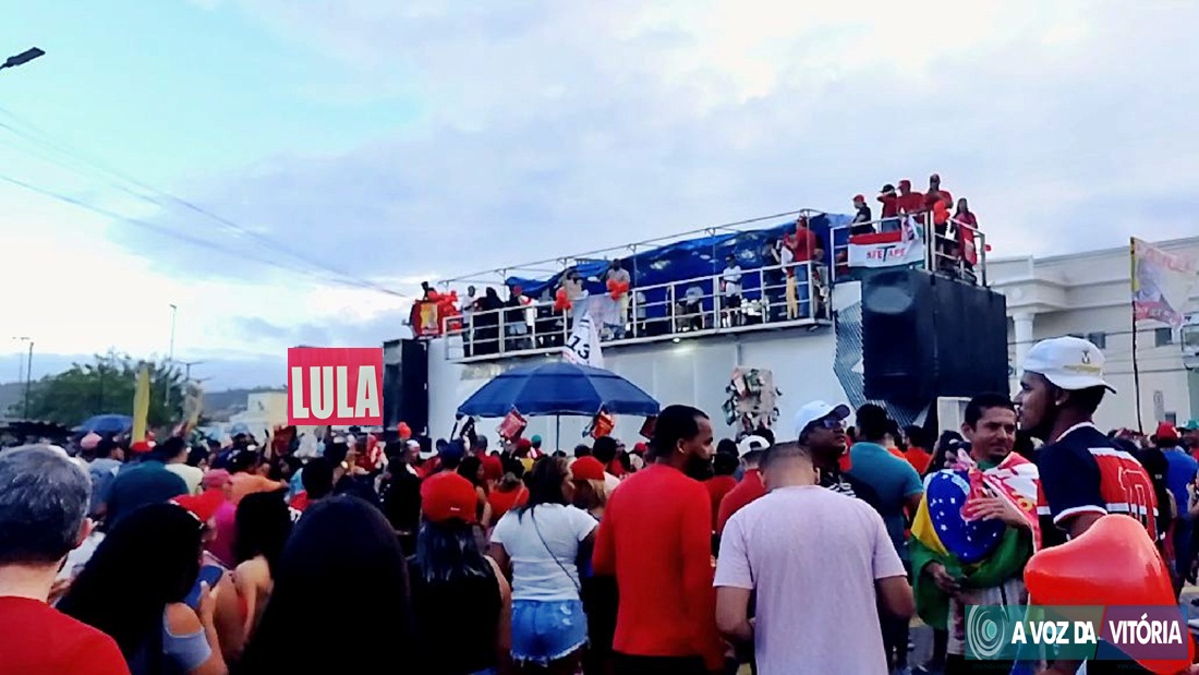 Multidão de apoiadores de Vitória de Santo Antão celebrou volta de Lula Presidente