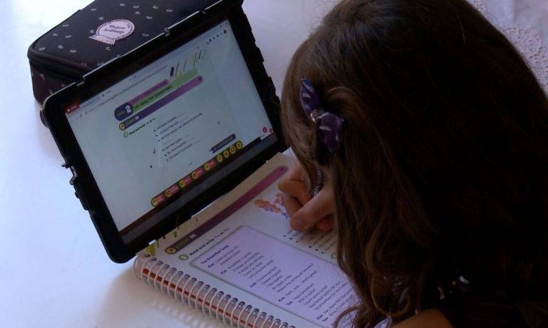 Estudantes de escolas públicas de PE são contemplados com chips para acessar internet