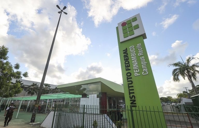 IFPE-Recife abriu seleção para Especialização em Matemática
