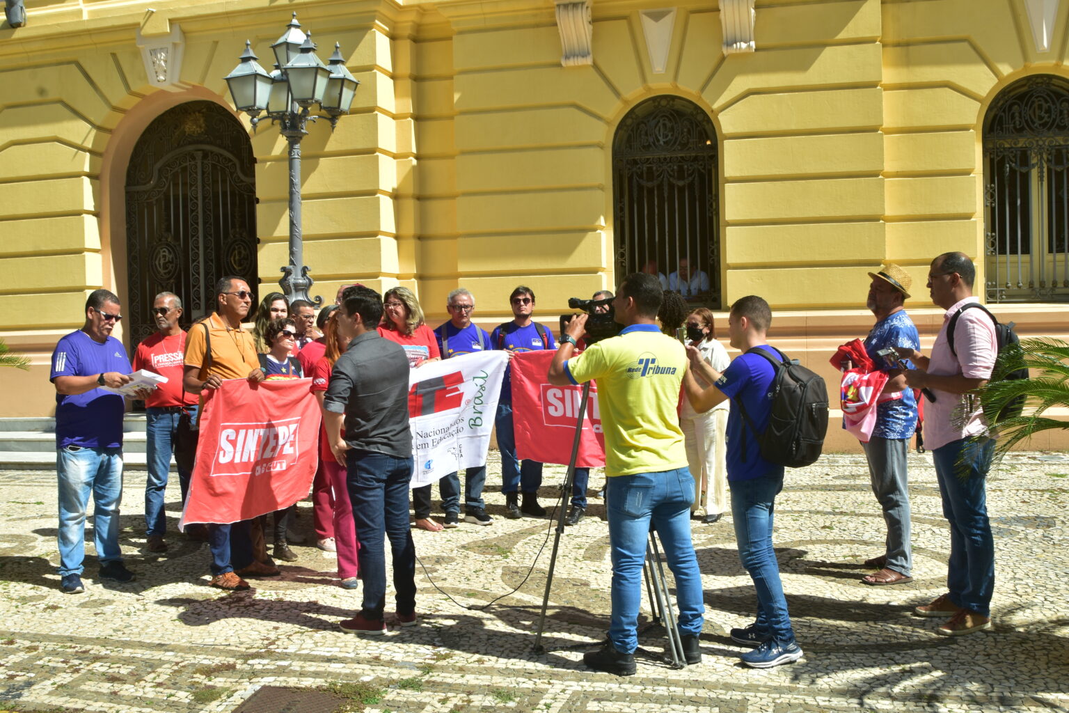 Sintepe vai ao Palácio exigir aplicação do Piso do Magistério em Pernambuco
