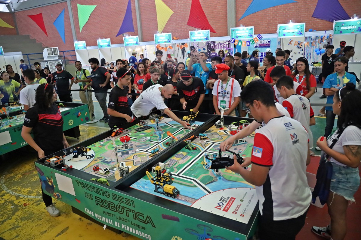 Estudantes pernambucanos disputam o Torneio Nacional de Robótica