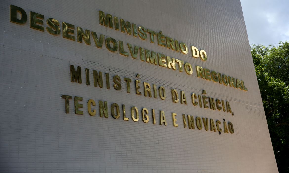Governo autoriza concurso para Ciência e Tecnologia com 814 vagas