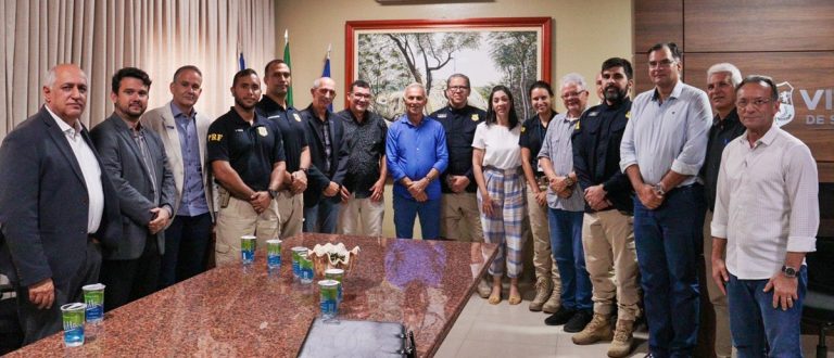 Convênio entre PRF e Prefeitura da Vitória de Santo Antão para recolher animais soltos em rodovias