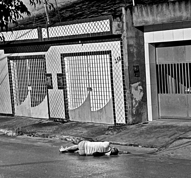 Em Vitória de Santo Antão, Polícia investiga homicídio de rapaz e latrocínio de outro