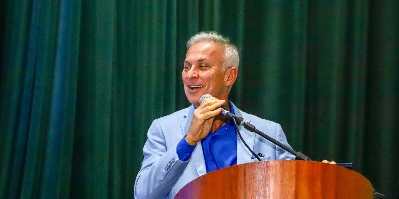 Prefeito da Vitória de Santo Antão compartilha cases de sucesso de sua gestão no 6º Congresso da Amupe