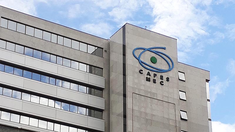MEC e Capes lançam programa de formação de professores