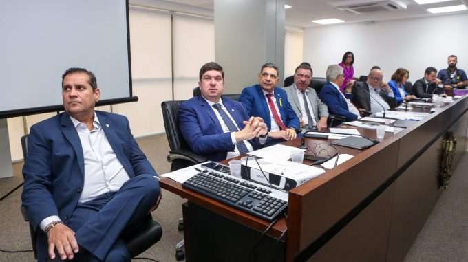 Alepe discute projeto de extinção de cartórios deficitários