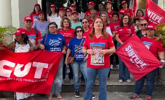 Sintepe realizou vigília para reivindicar piso salarial