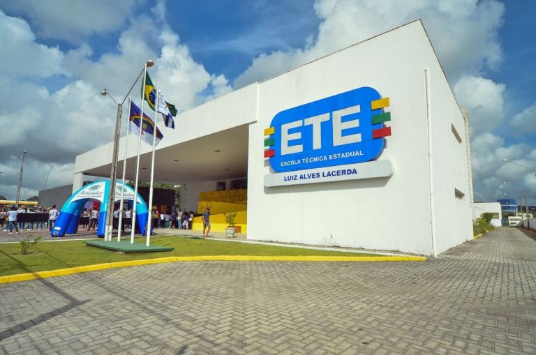 Educação de PE oferece mais de 18 mil vagas em cursos técnicos gratuitos