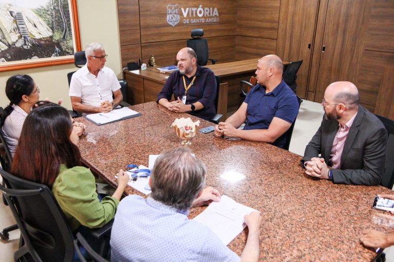Prefeitura da Vitória de Santo Antão acerta convênio para capacitação de mototaxistas e motoristas do transporte escolar