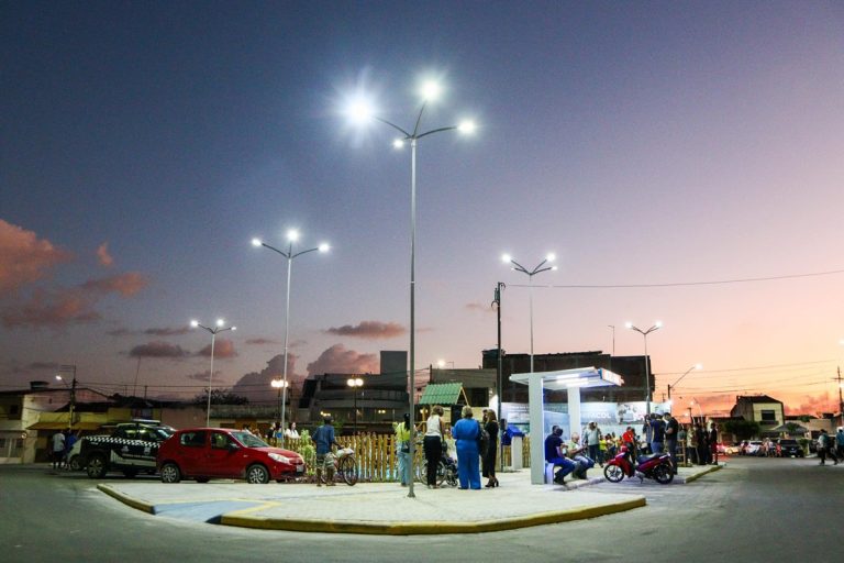 Praça Profa. Aglaíres Moura é revitalizada em Vitória de Santo Antão