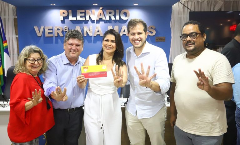 Aninha Araújo se filia ao PSB pregando a construção de alternativas em Moreno