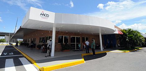 Estudantes de Escada realizam doação de roupas e brinquedos para a AACD