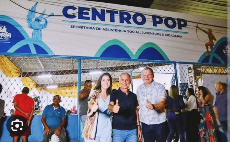 Pessoas em situação de rua tiveram ceia natalina oferecida pelo Centro Pop Vitória