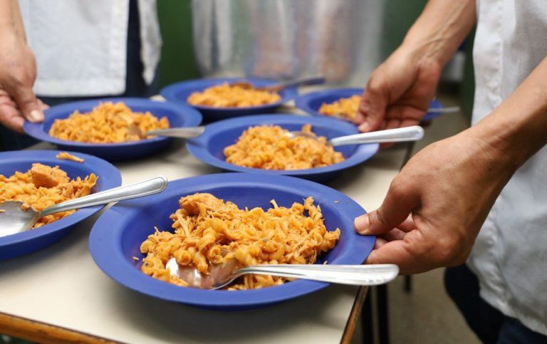 Em 2023, escolas da Vitória de Santo Antão reduzem cerca de 50% do desperdício de alimentos
