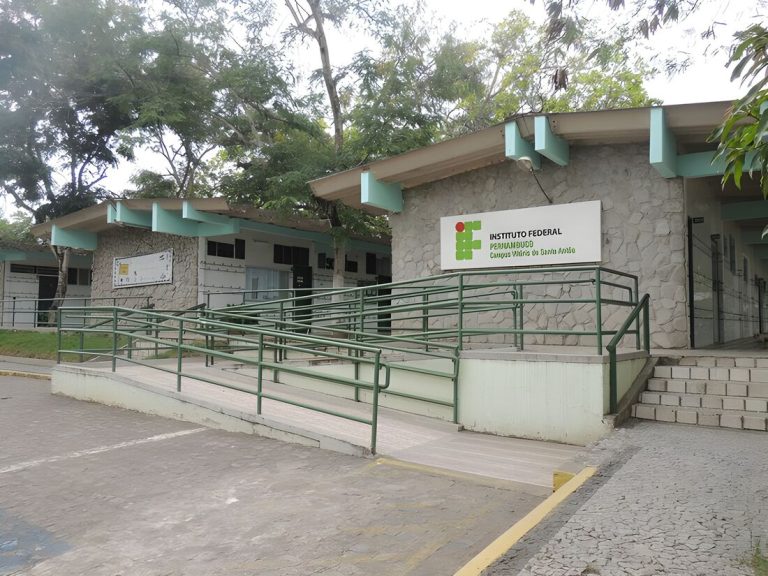IFPE Vitória abre vaga para professor substituto de Física