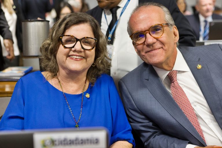 Desconto na renovação da carteira de motorista para pessoas com mais de 50 anos avança no Senado