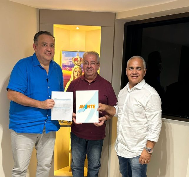 Prefeito de Gravatá deixa PSB e vai disputar reeleição pelo Avante