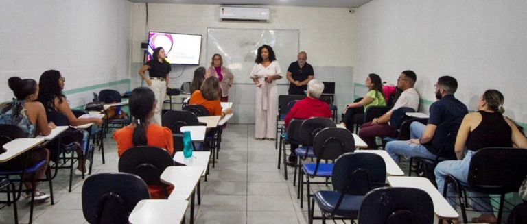 Profissionais da saúde bucal recebem capacitação para atender gestantes