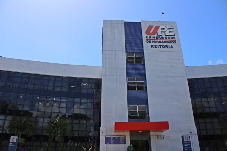 Processo seletivo da UPE abriu inscrições para médicos