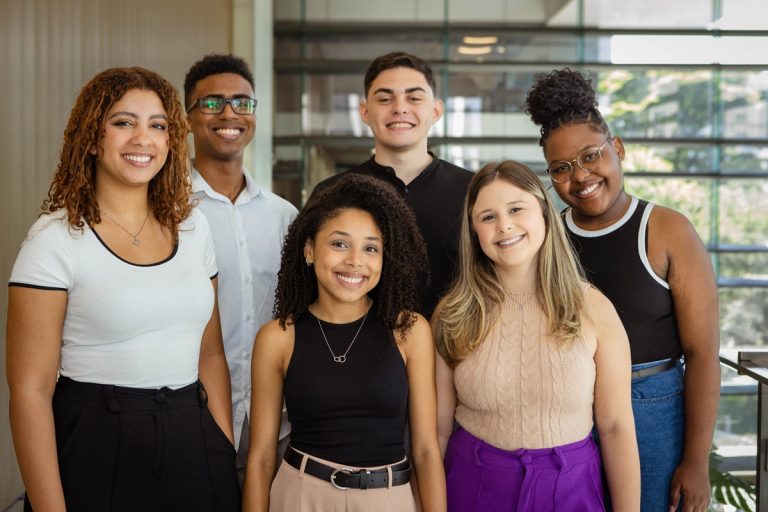 Programas 2026: Vagas de estágio na Sanofi e Rede D Or e de Jovem Aprendiz no Grupo Boticário