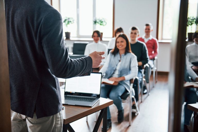 Em maio, Escola de Negócio oferece cursos voltados para planejamento, gestão e estoque