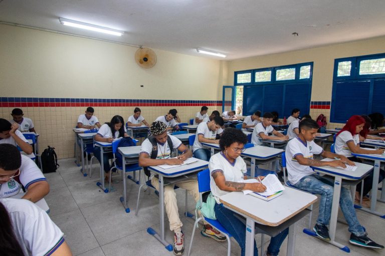 Educação de Pernambuco oferece mais de quatro mil vagas em cursos técnicos gratuitos