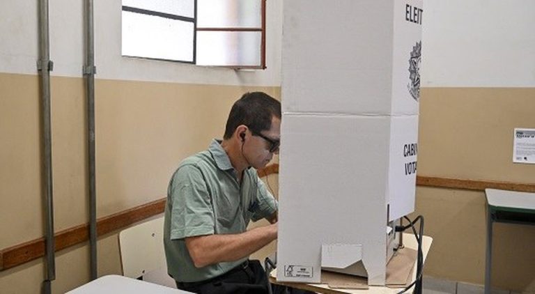 Eleitores com deficiência podem solicitar transporte gratuito no dia da votação