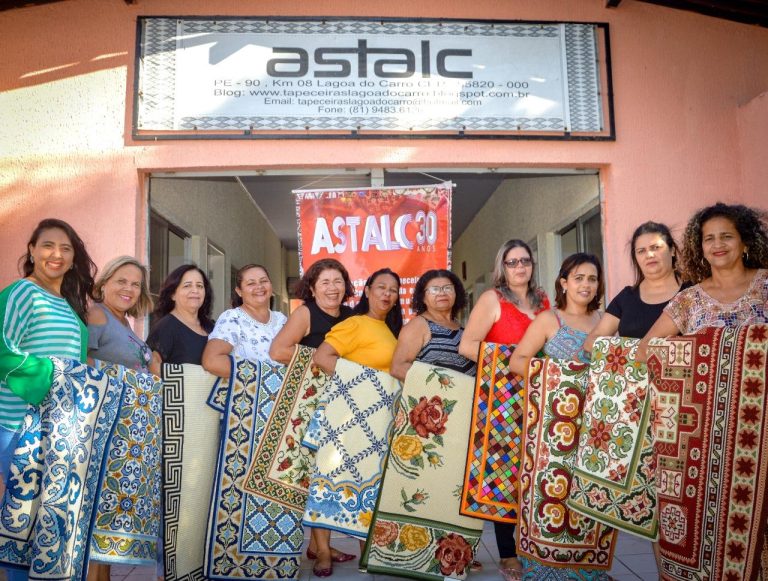 Em Lagoa do Carro, 15ª Feira do Tapete e Artesanato movimenta economia do turismo