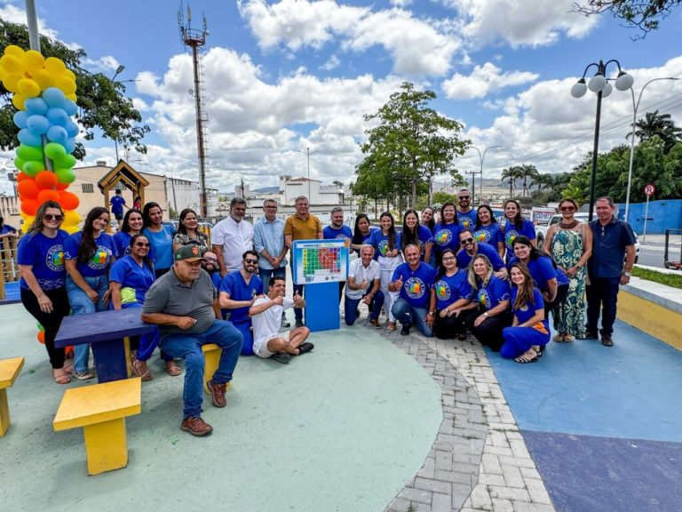 Inaugurada em Vitória a primeira prancha com comunicação alternativa para pessoas neuroatipícas