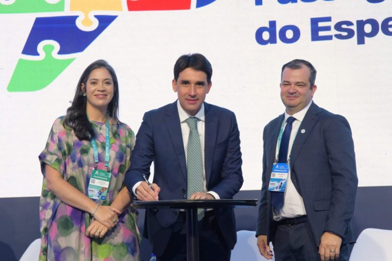 Por proposta de Iza Arruda, aeroportos passarão a ter salas especiais para usuários autistas