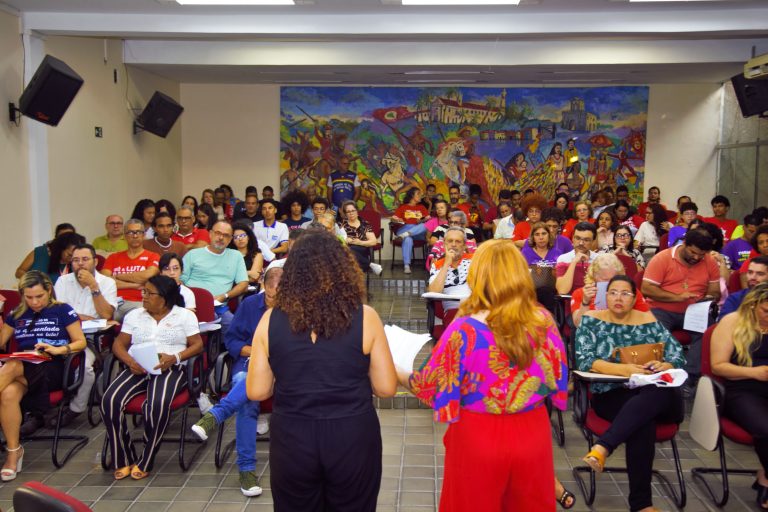 Entidades da sociedade civil se colocam em favor da escola laica e contra a discriminação de credo e religião