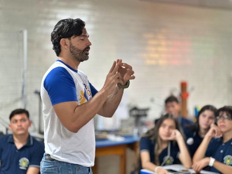 Pré-vestibular da UFPE Vitória recebe inscrições para seleção de alunos de escolas públicas
