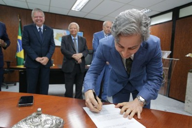 Washington Amorim é empossado desembargador titular do TRE-PE