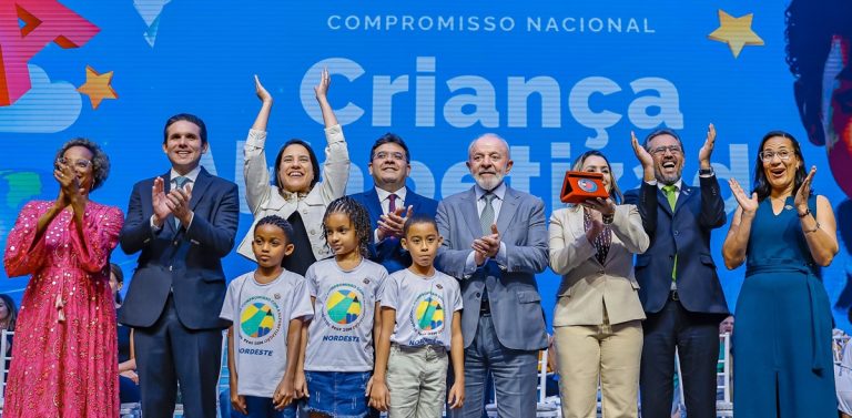 Vitória de Santo Antão recebeu Selo Ouro Nacional por Alfabetização Infantil