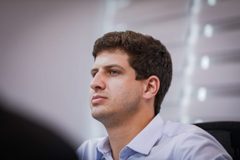 Prefeito do Recife, João Campos ignora papel da Guarda Municipal na segurança