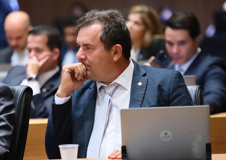 Deputado Júnior Matuto acompanha inquérito da PF sobre fake news nas eleições de 2024