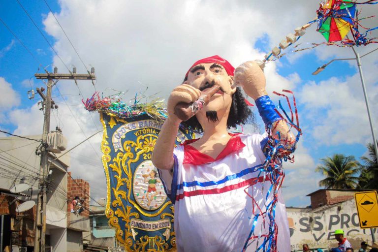 Fim de semana em Vitória de Santo Antão tem desfile de 30 blocos carnavalescos