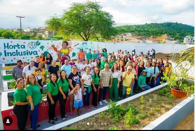 Farmácia Viva da UFPE Vitória inaugura horta inclusiva em creche na cidade de Pombos