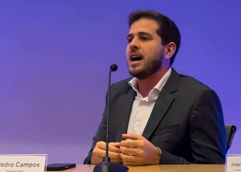 Pedro Campos representa o Brasil em debate sobre inclusão na cidade do Porto