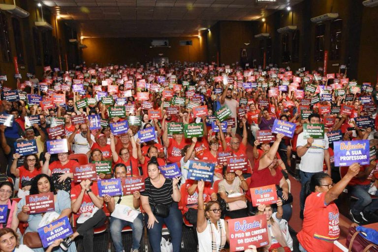 Trabalhadores em Educação rejeitam proposta do Governo de Pernambuco